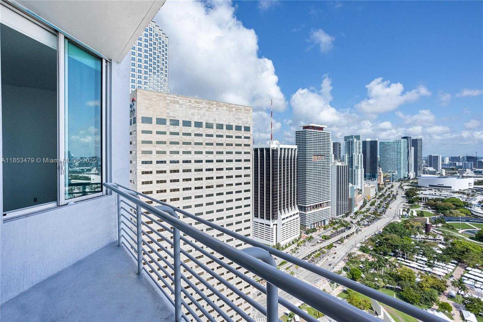 Small Image of 335 SOUTH BISCAYNE BLVD #LPH-00, Miami Number 2