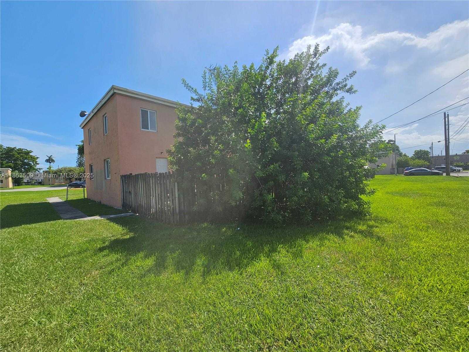 Small Image of 225 NORTH WEST 84TH TER #225, Miami Number 17