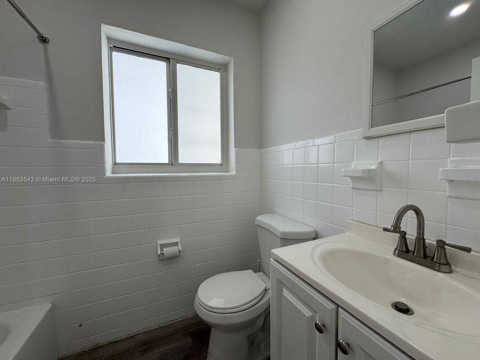 Small Image of 8201 ABBOTT AVE #3, Miami Beach Number 10