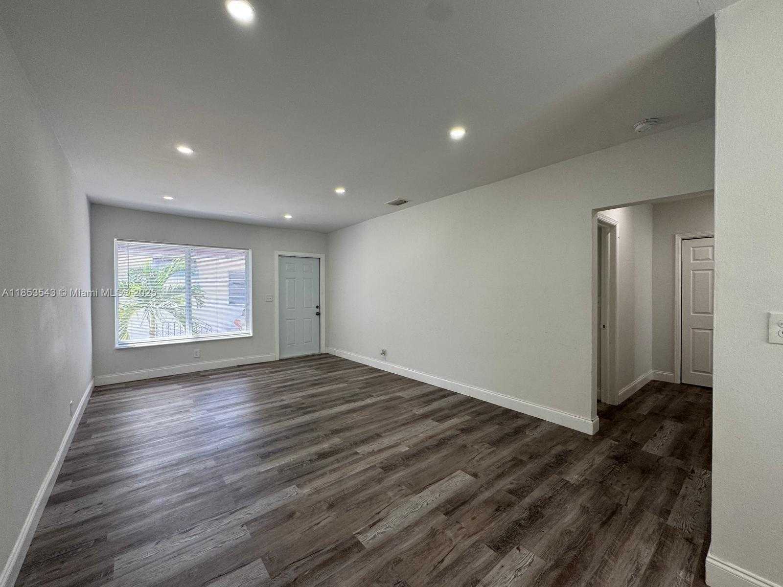 Small Image of 8201 ABBOTT AVE #3, Miami Beach Number 2