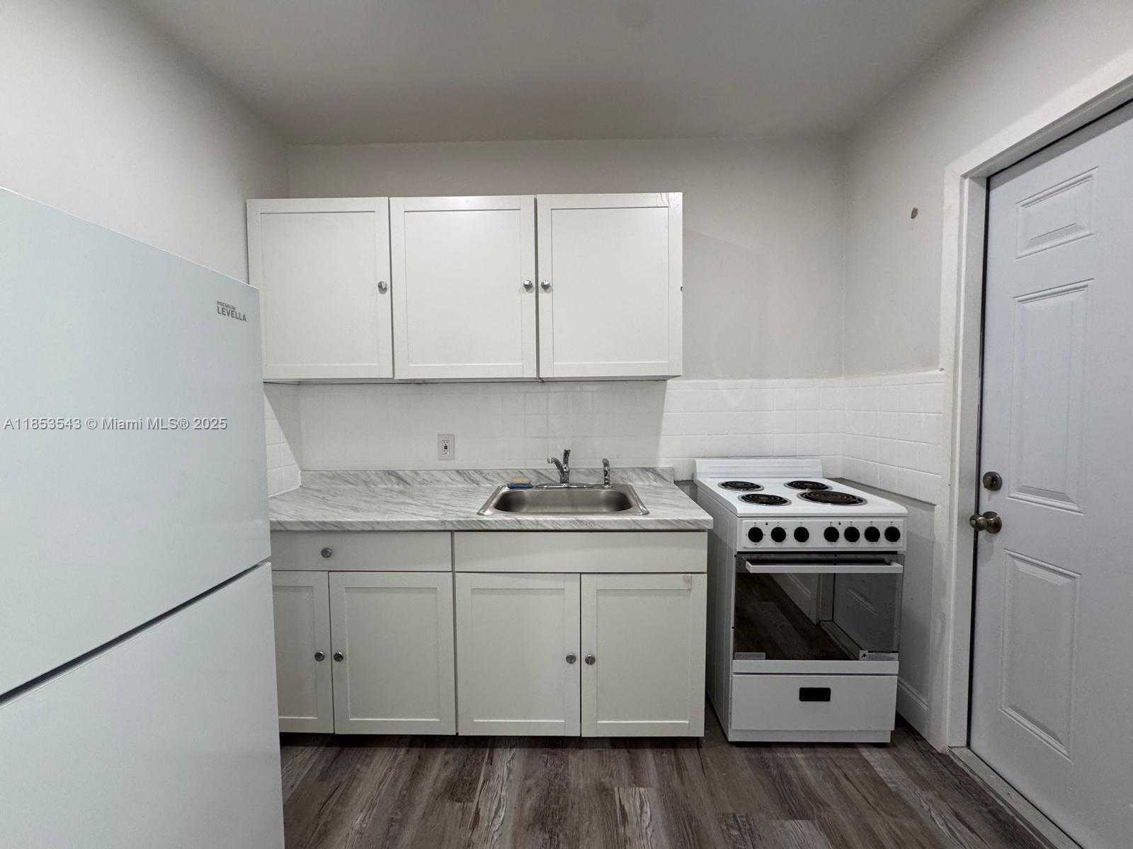 Small Image of 8201 ABBOTT AVE #3, Miami Beach Number 5