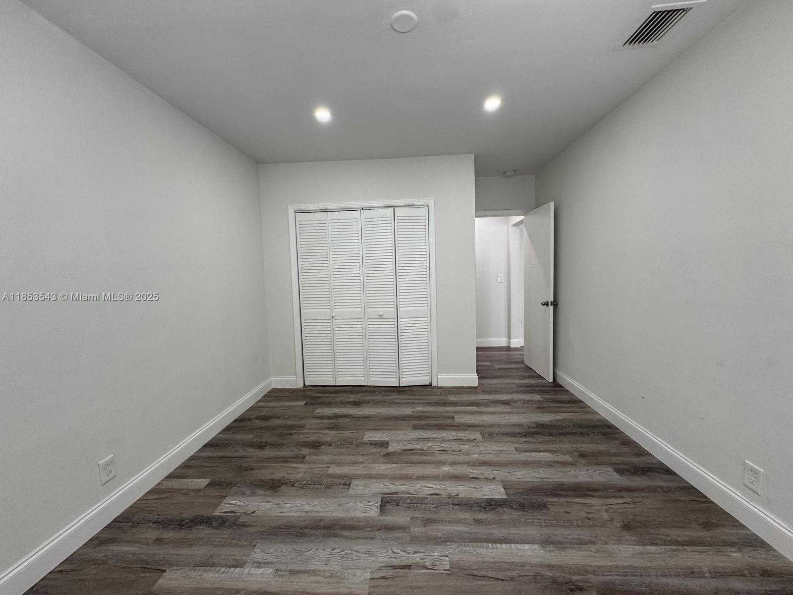 Small Image of 8201 ABBOTT AVE #3, Miami Beach Number 9