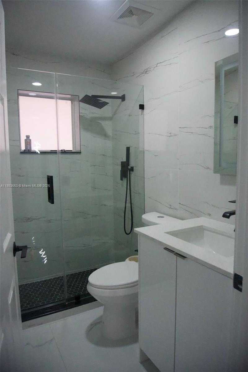 Small Image of 16112 SOUTH WEST 104TH TER, Miami Number 10