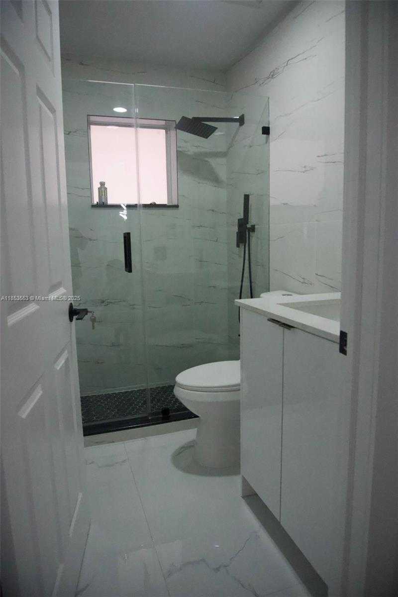 Small Image of 16112 SOUTH WEST 104TH TER, Miami Number 12