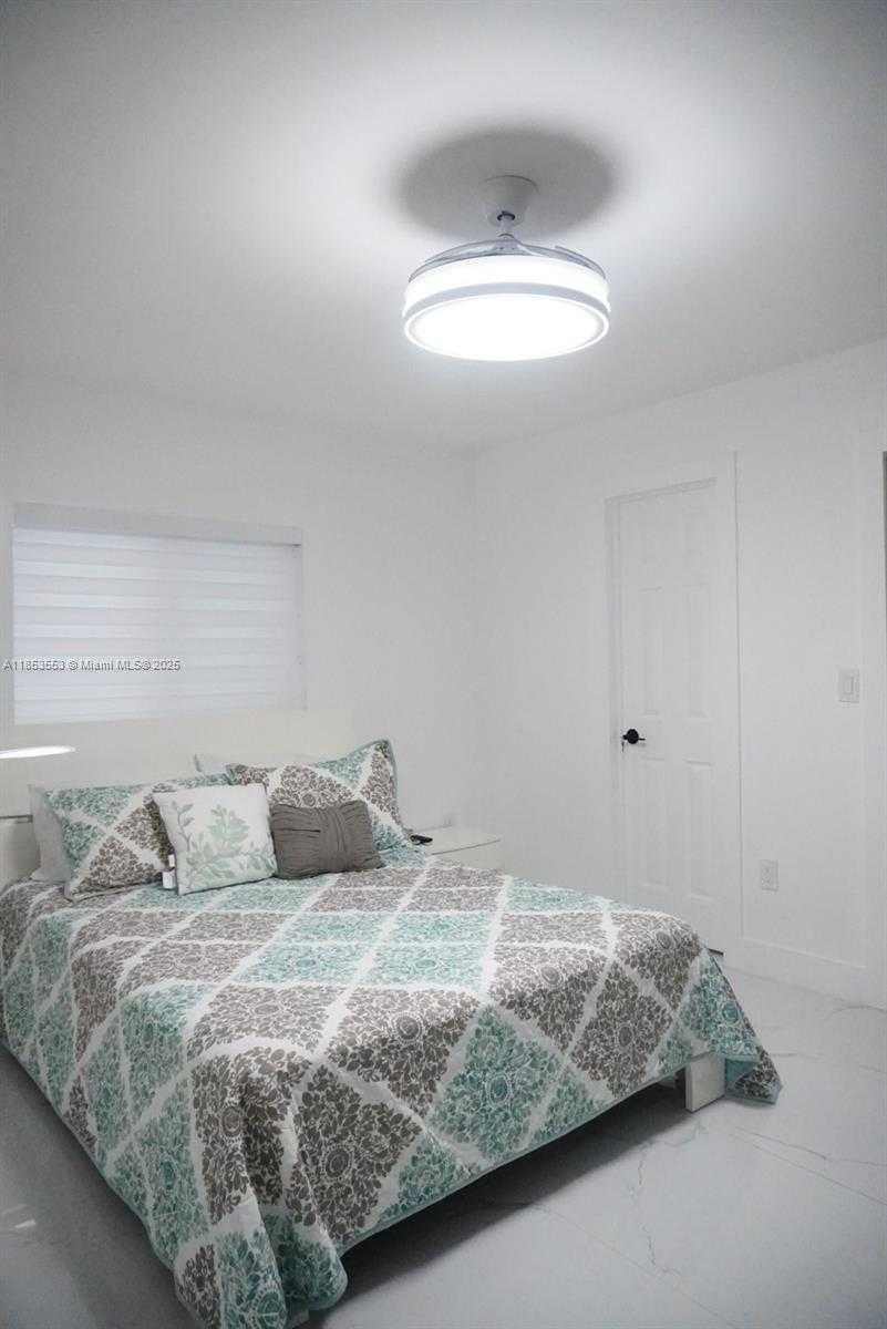 Small Image of 16112 SOUTH WEST 104TH TER, Miami Number 16