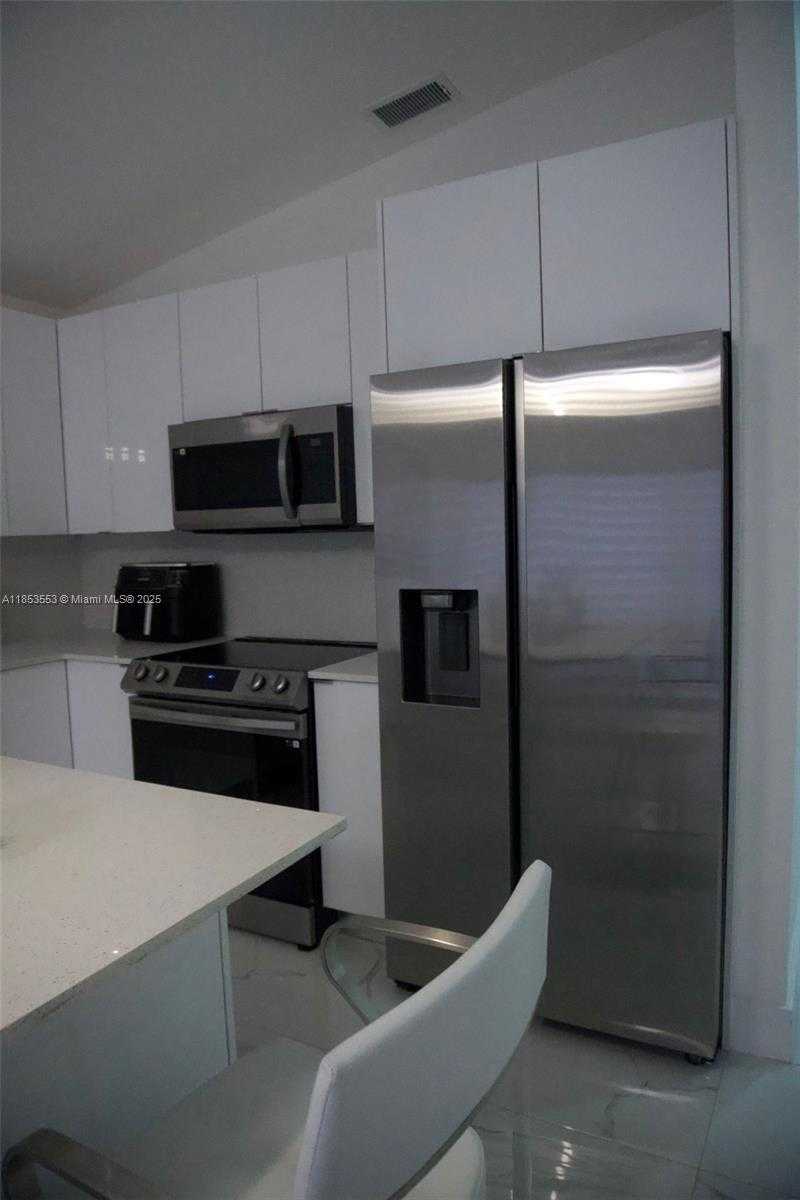 Small Image of 16112 SOUTH WEST 104TH TER, Miami Number 20