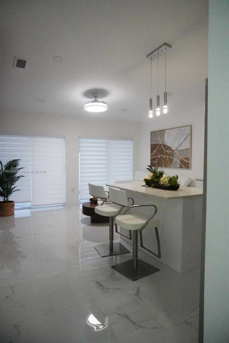 Small Image of 16112 SOUTH WEST 104TH TER, Miami Number 23