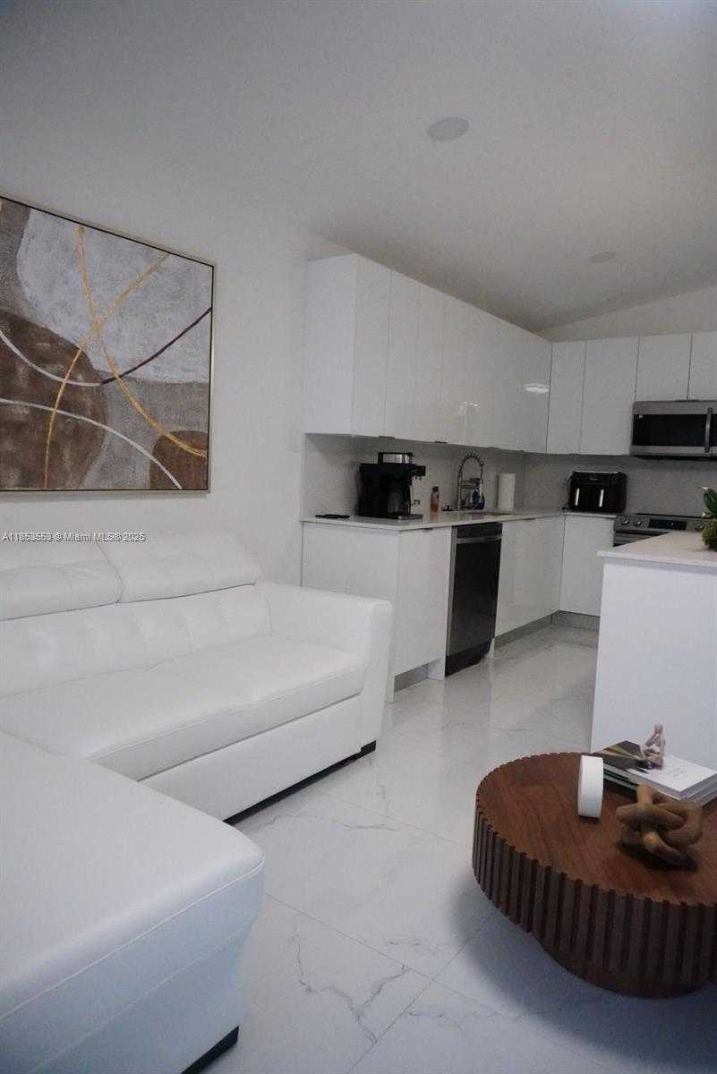 Small Image of 16112 SOUTH WEST 104TH TER, Miami Number 24