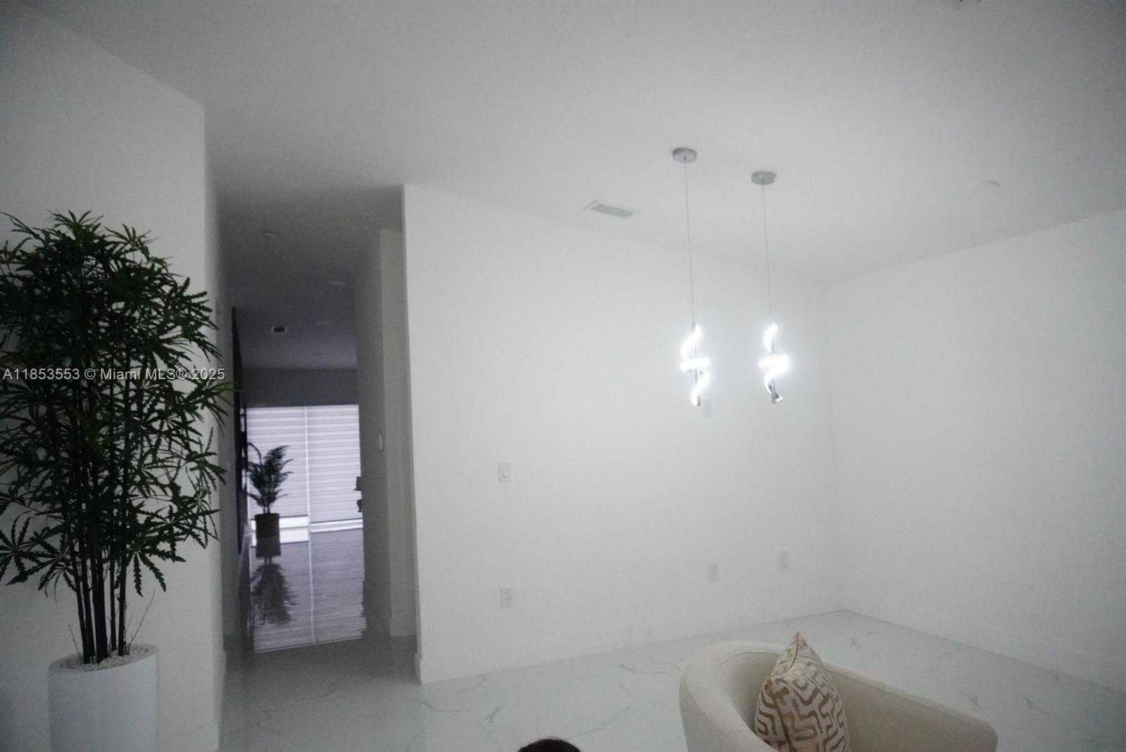 Small Image of 16112 SOUTH WEST 104TH TER, Miami Number 5