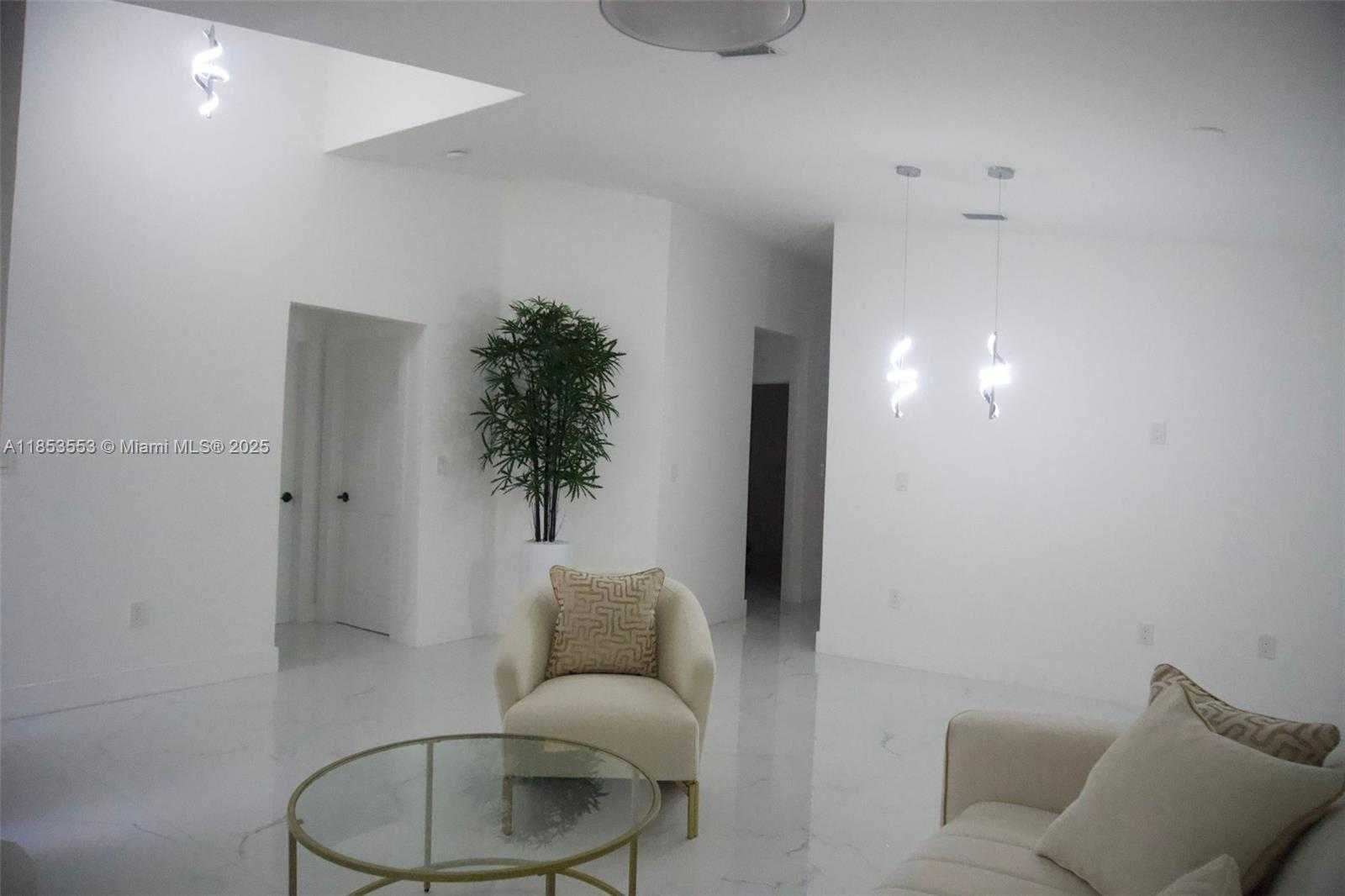 Small Image of 16112 SOUTH WEST 104TH TER, Miami Number 7