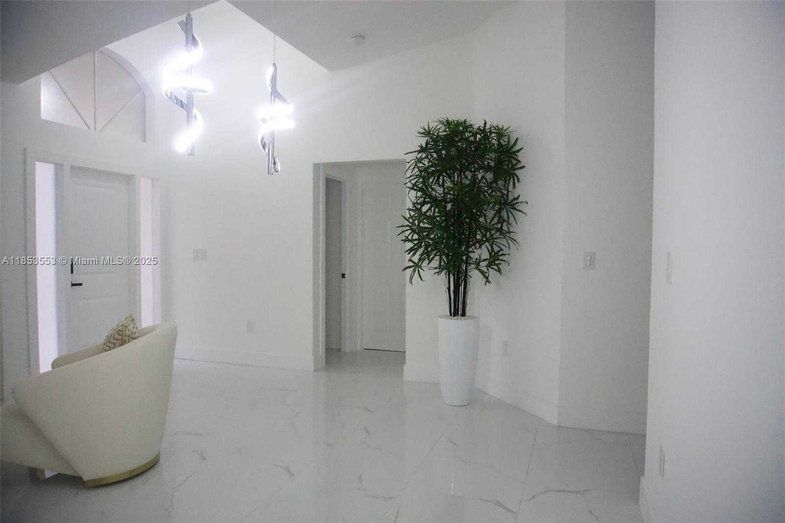 Small Image of 16112 SOUTH WEST 104TH TER, Miami Number 9