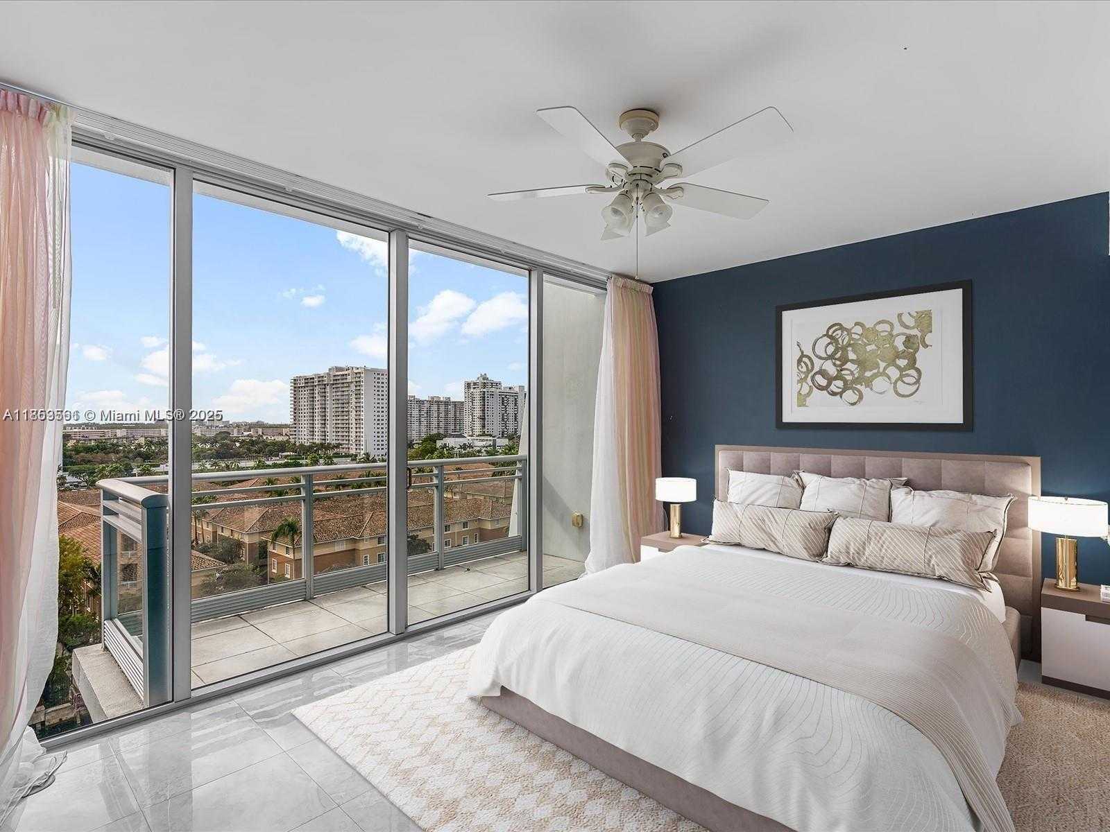 Small Image of Aventura Number 10
