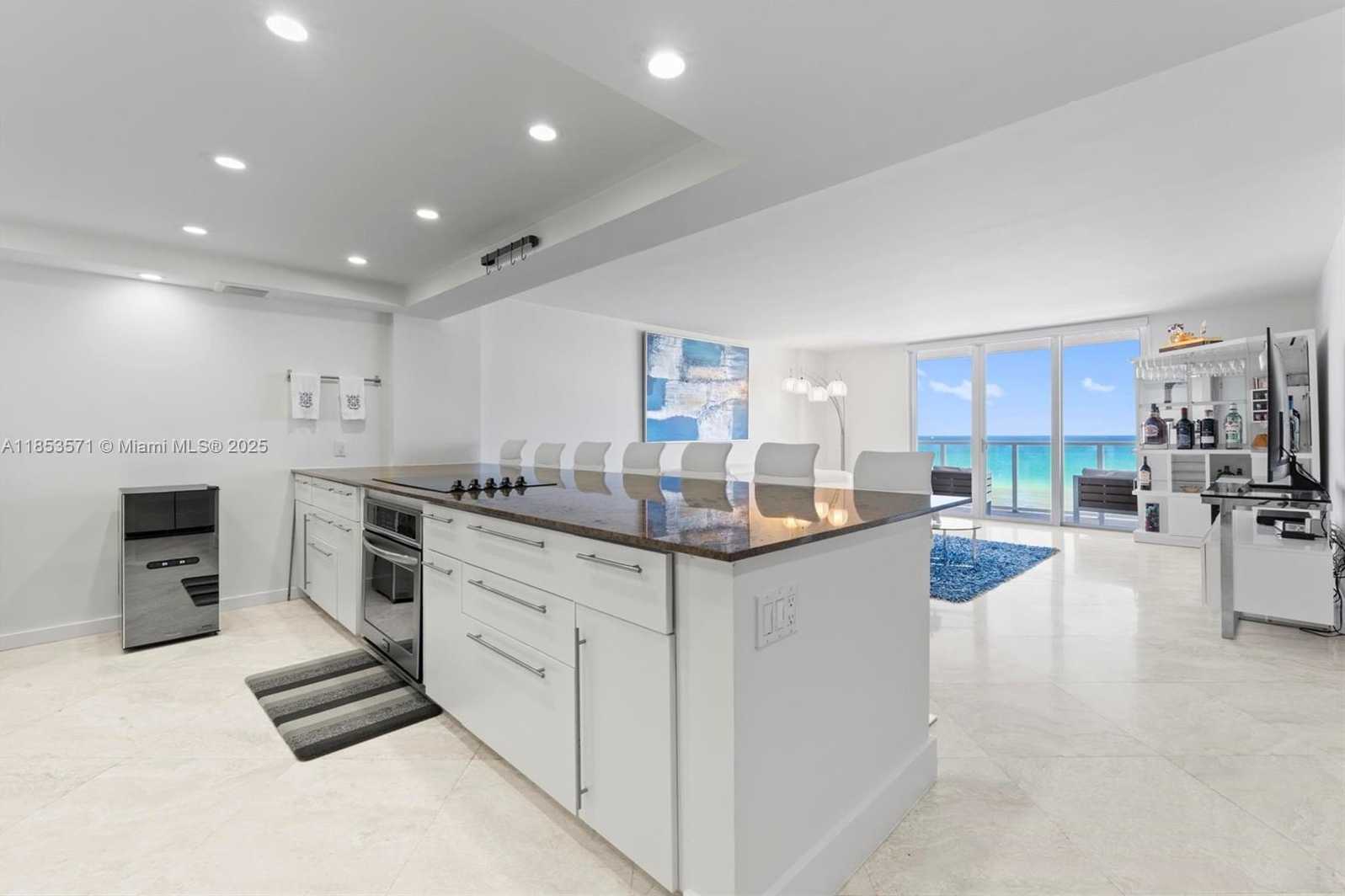 Small Image of 5701 COLLINS AVE #702, Miami Beach Number 14