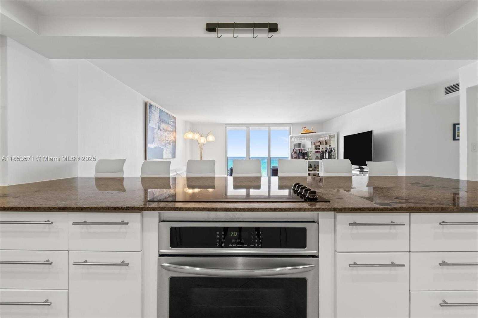 Small Image of 5701 COLLINS AVE #702, Miami Beach Number 18