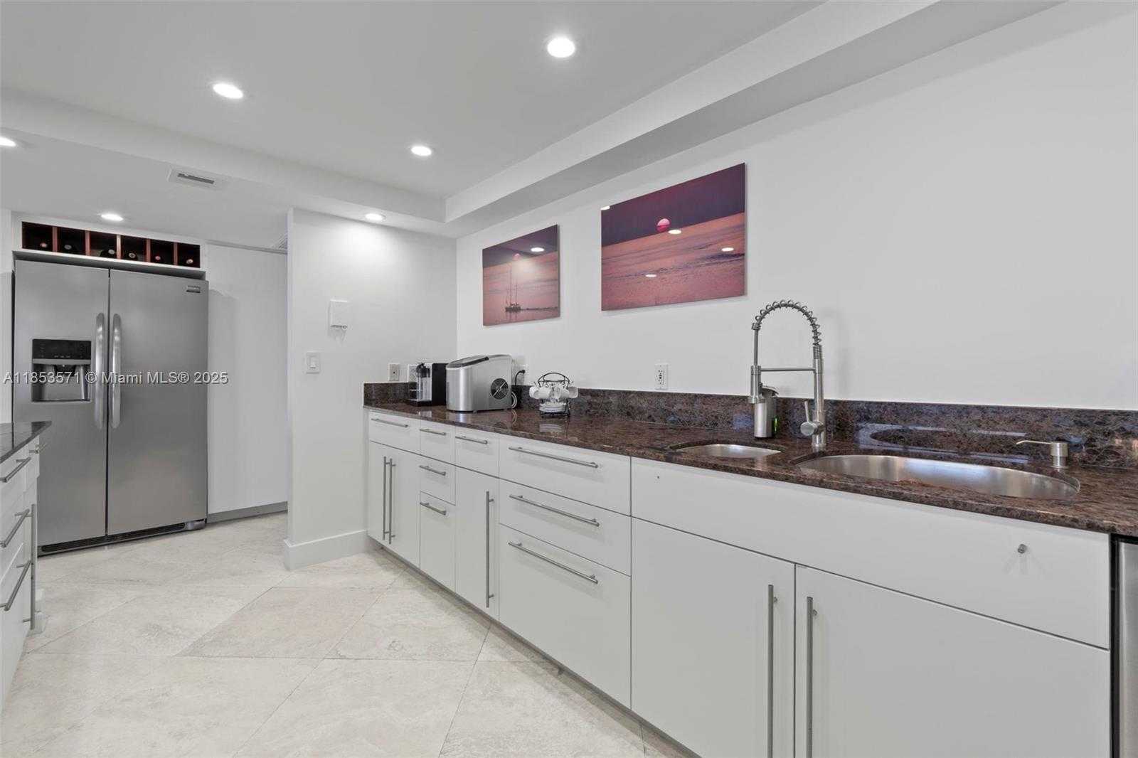 Small Image of 5701 COLLINS AVE #702, Miami Beach Number 19