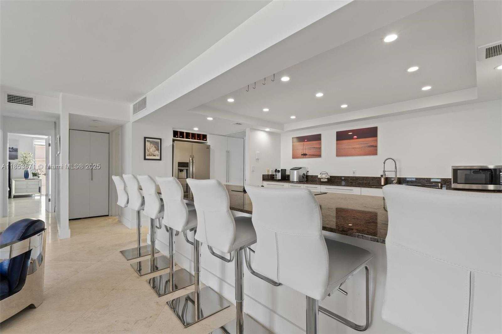 Small Image of 5701 COLLINS AVE #702, Miami Beach Number 20