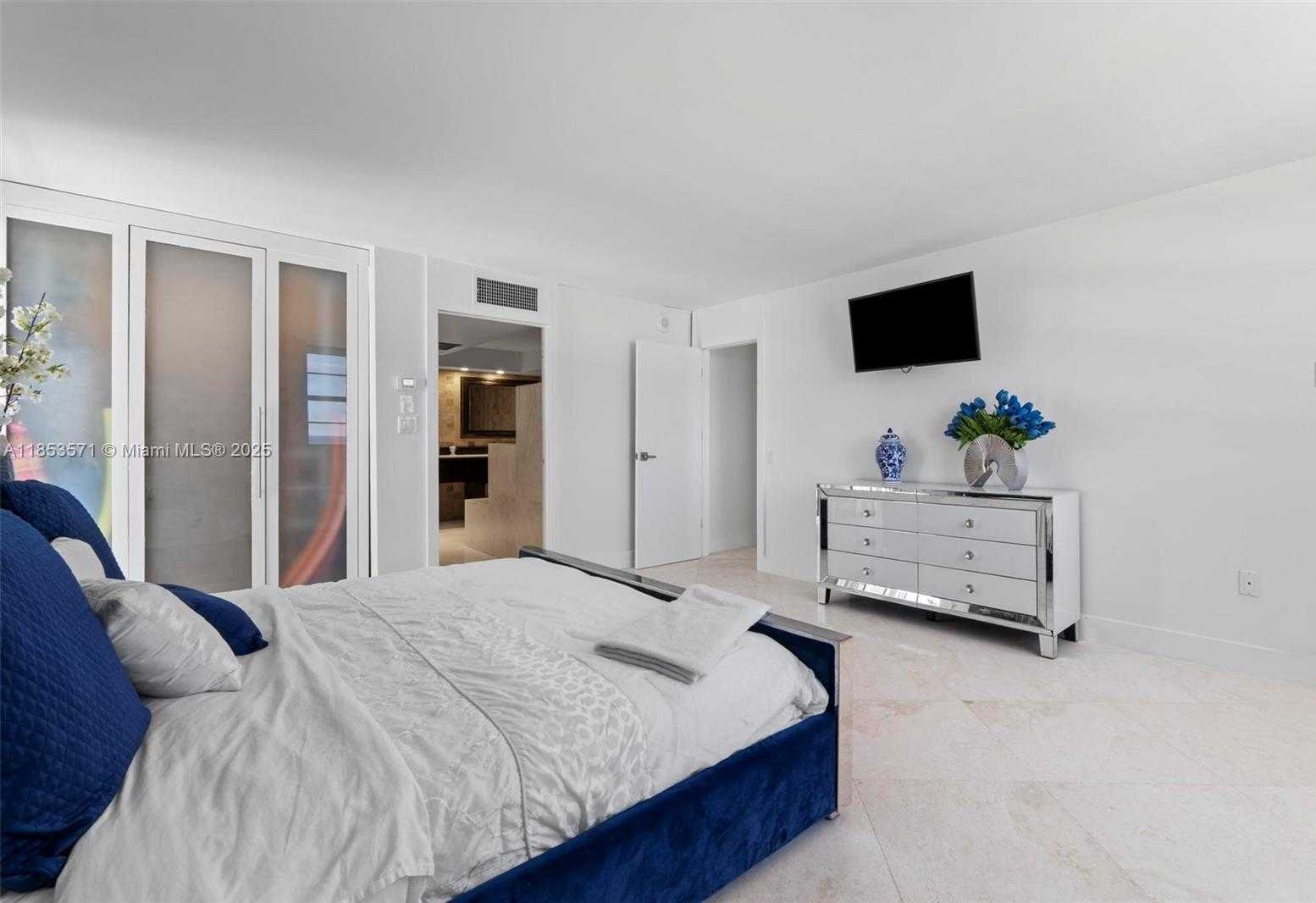 Small Image of 5701 COLLINS AVE #702, Miami Beach Number 26