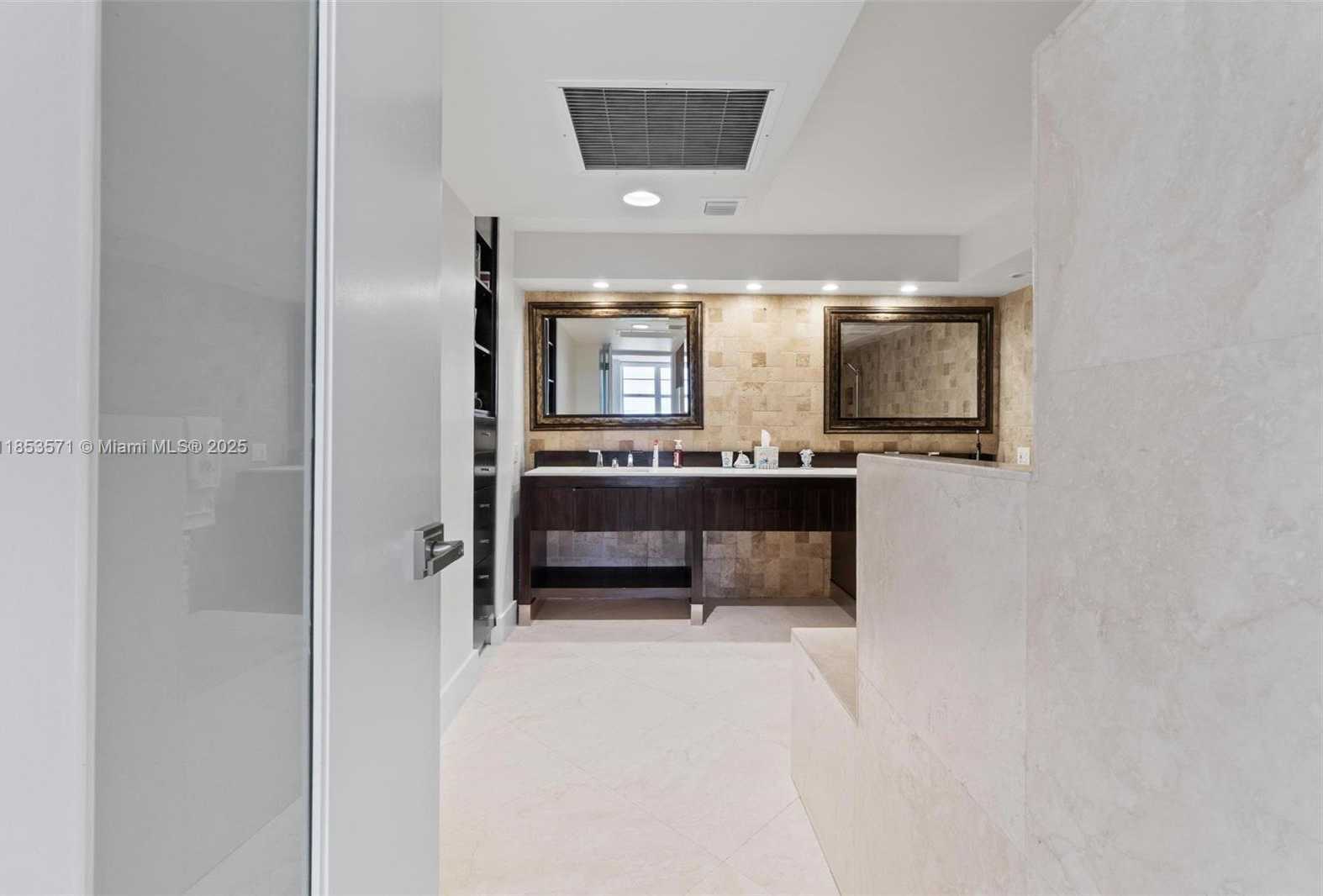 Small Image of 5701 COLLINS AVE #702, Miami Beach Number 30