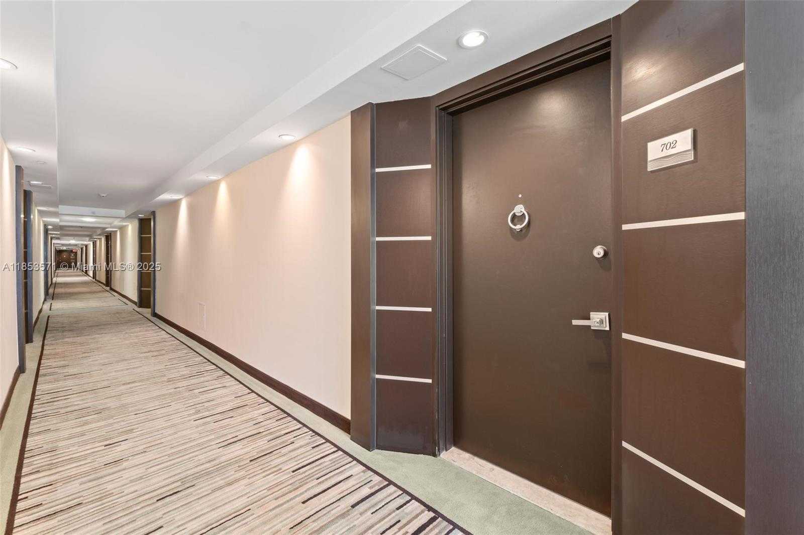 Small Image of 5701 COLLINS AVE #702, Miami Beach Number 35