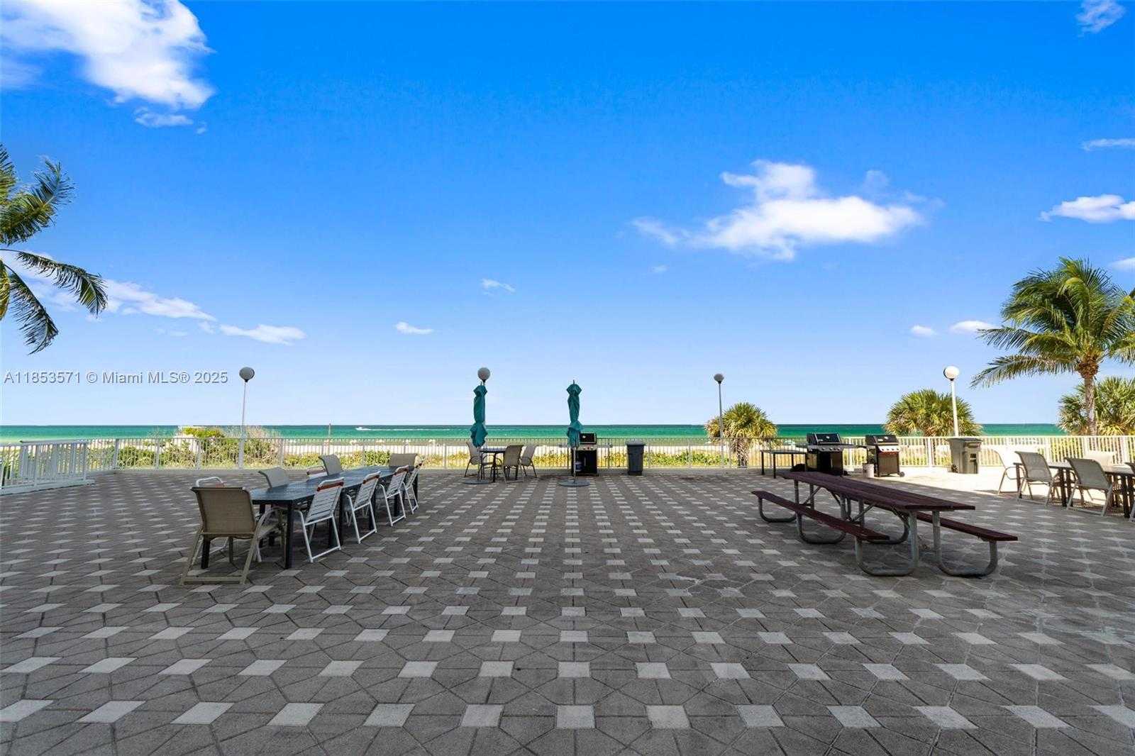 Small Image of 5701 COLLINS AVE #702, Miami Beach Number 37