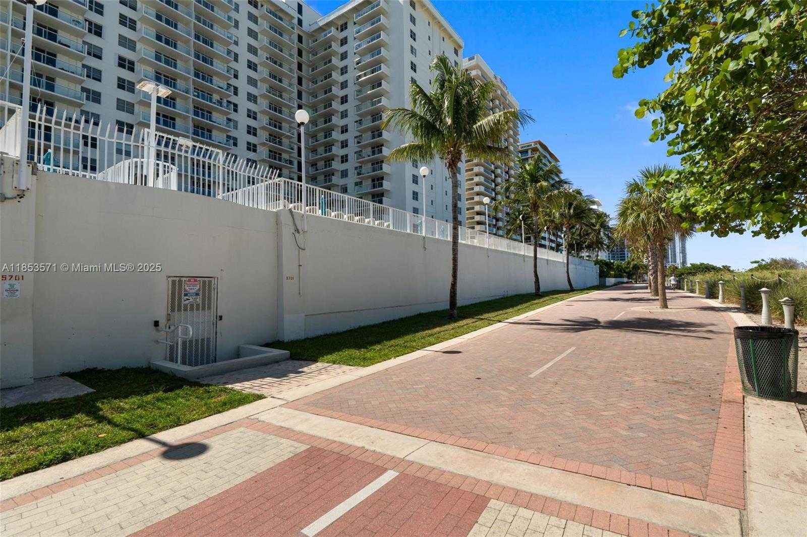 Small Image of 5701 COLLINS AVE #702, Miami Beach Number 39
