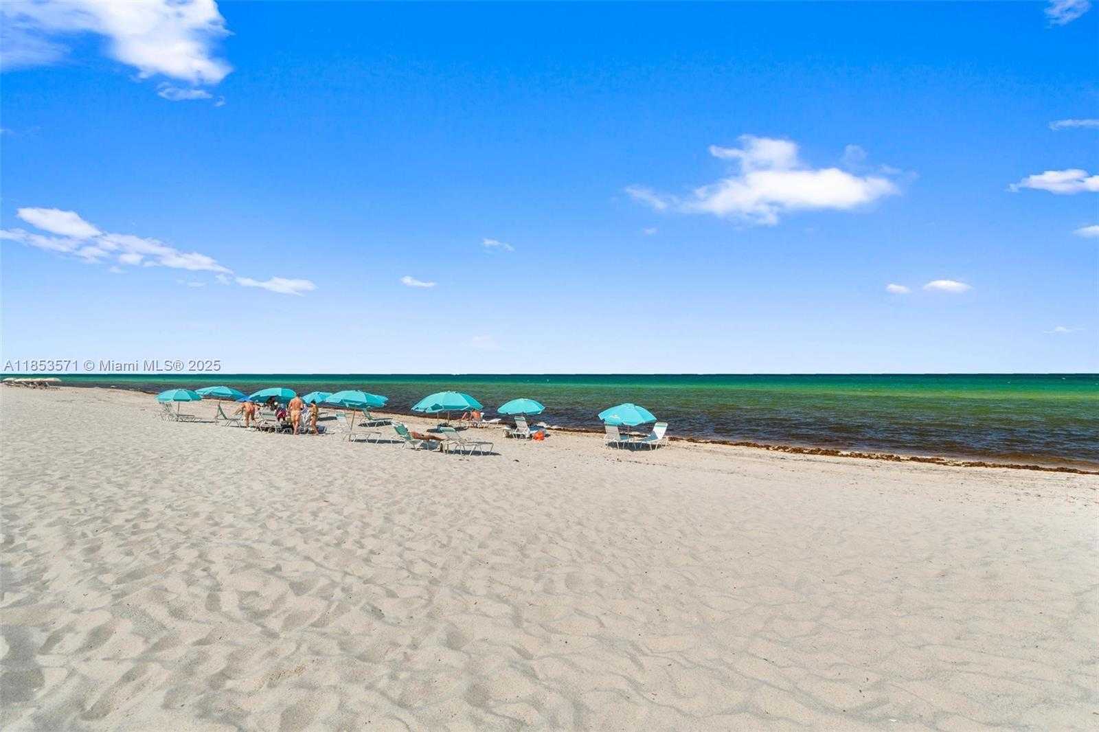 Small Image of 5701 COLLINS AVE #702, Miami Beach Number 4