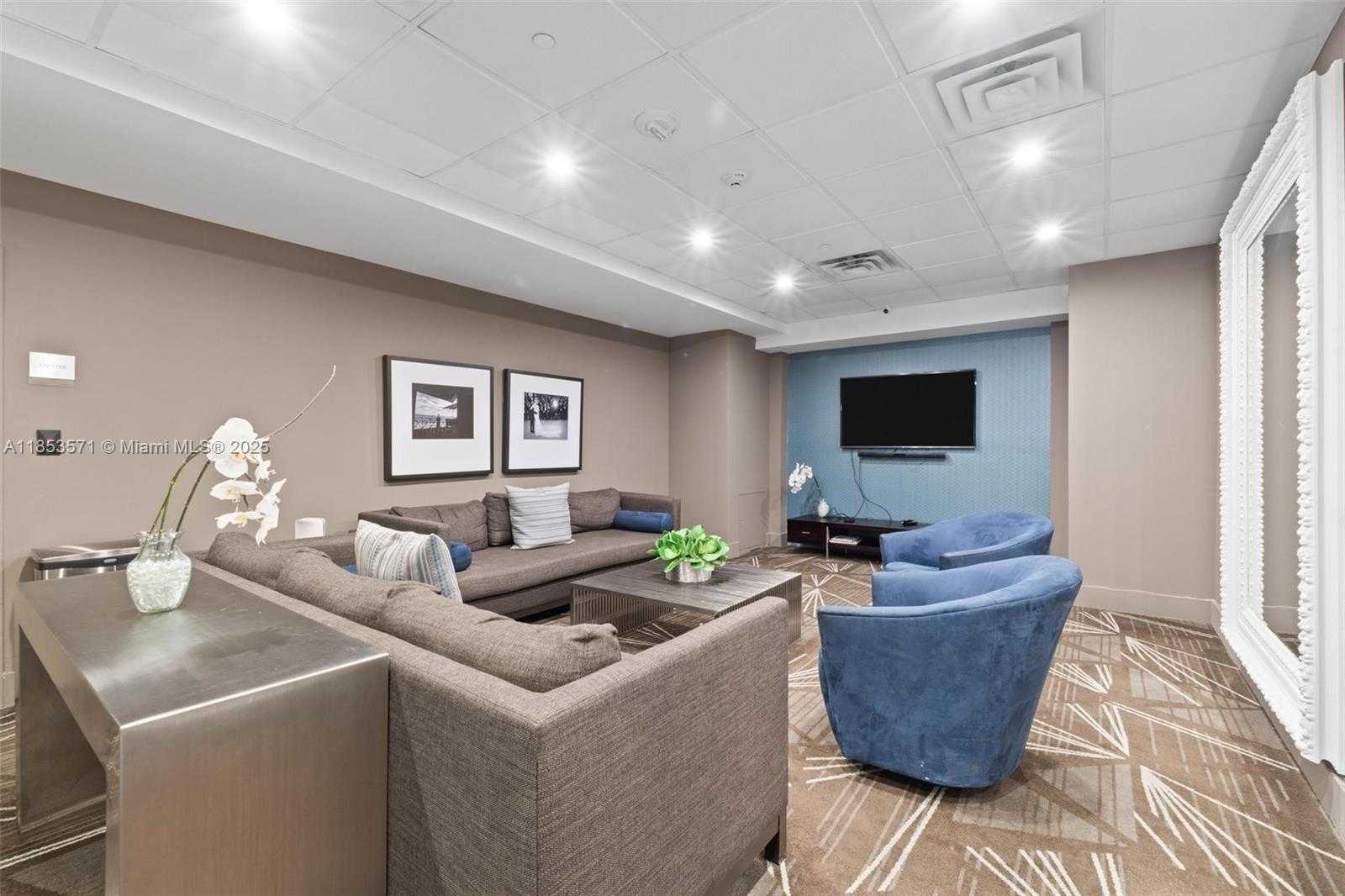 Small Image of 5701 COLLINS AVE #702, Miami Beach Number 42