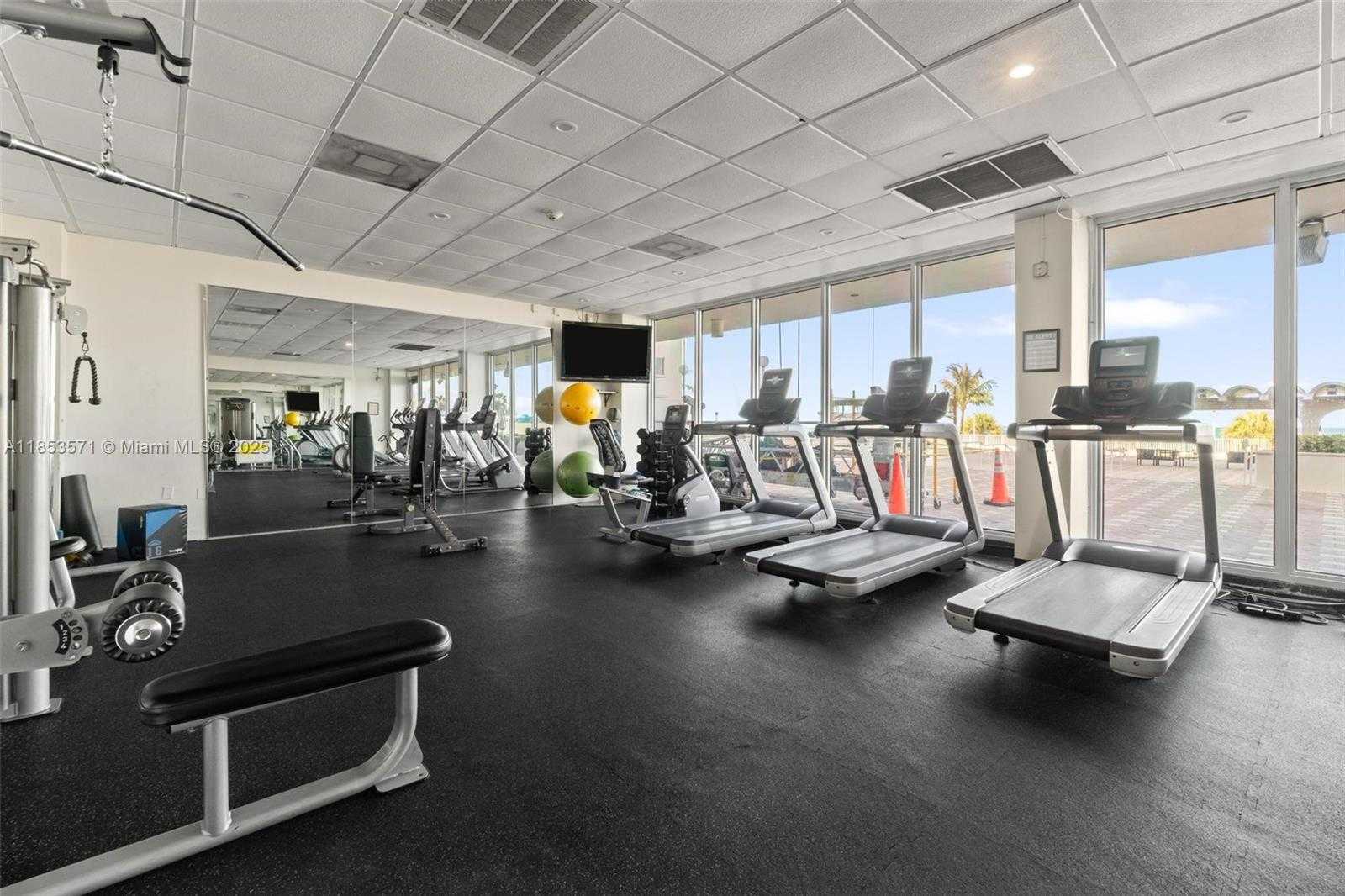Small Image of 5701 COLLINS AVE #702, Miami Beach Number 46
