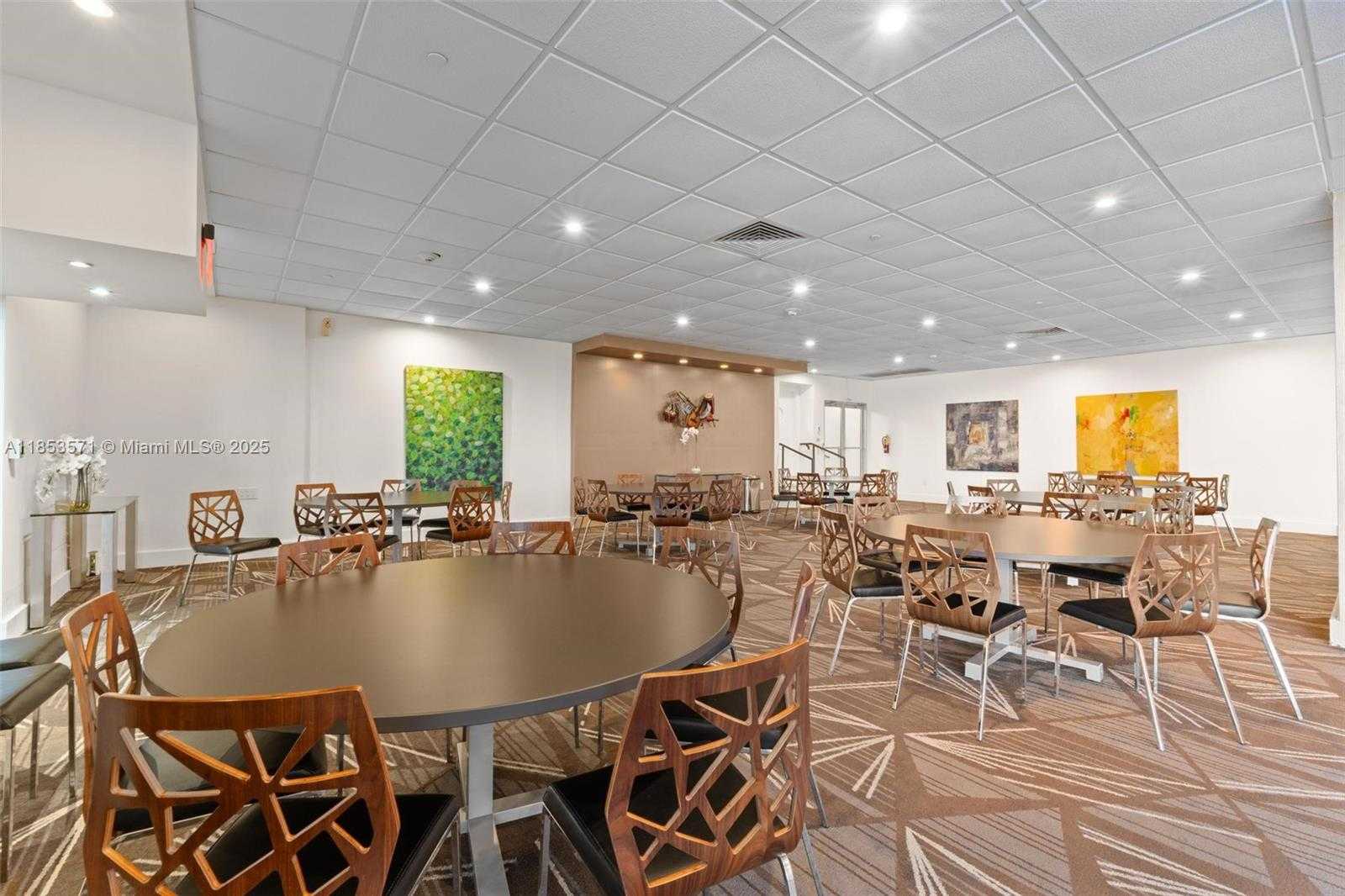 Small Image of 5701 COLLINS AVE #702, Miami Beach Number 48