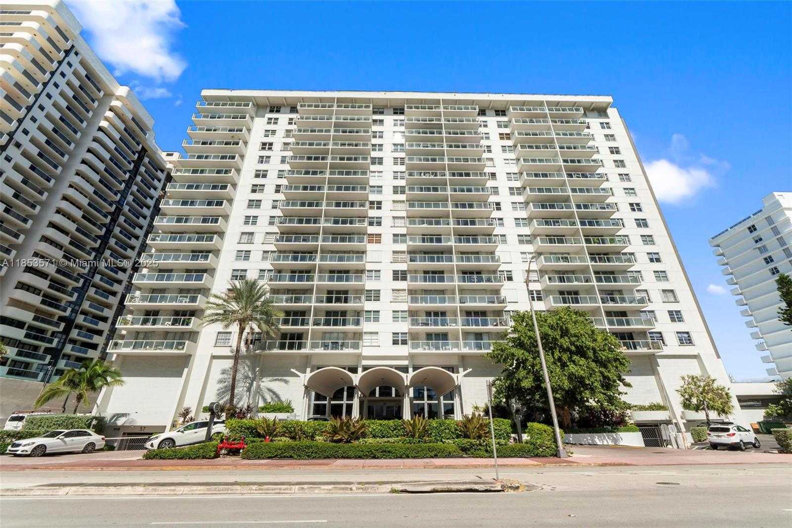 Small Image of 5701 COLLINS AVE #702, Miami Beach Number 6