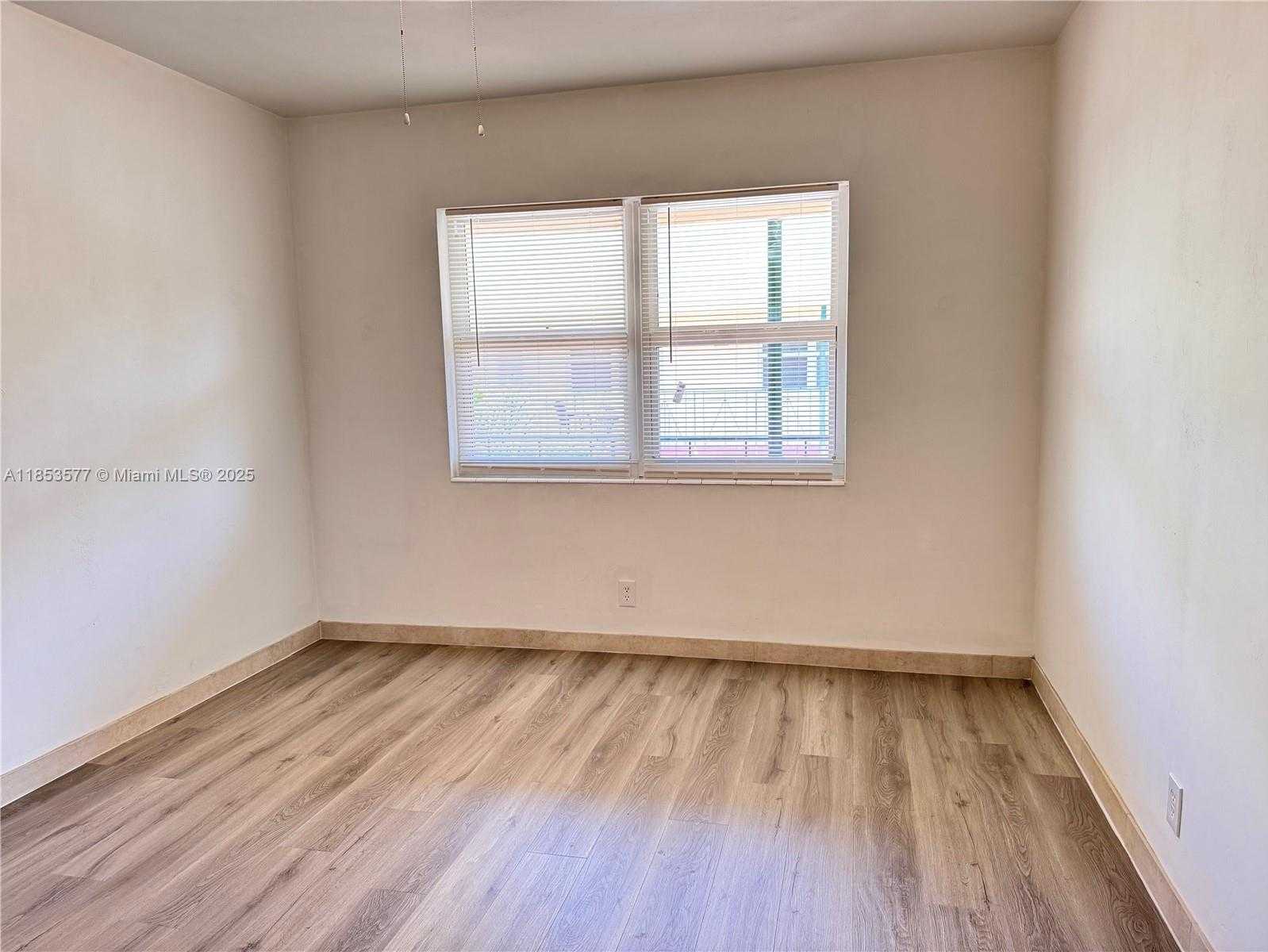 Small Image of 1845 JEFFERSON ST #7, Hollywood Number 14