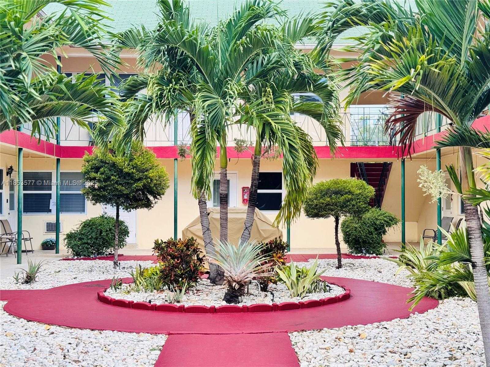 Small Image of 1845 JEFFERSON ST #7, Hollywood Number 3