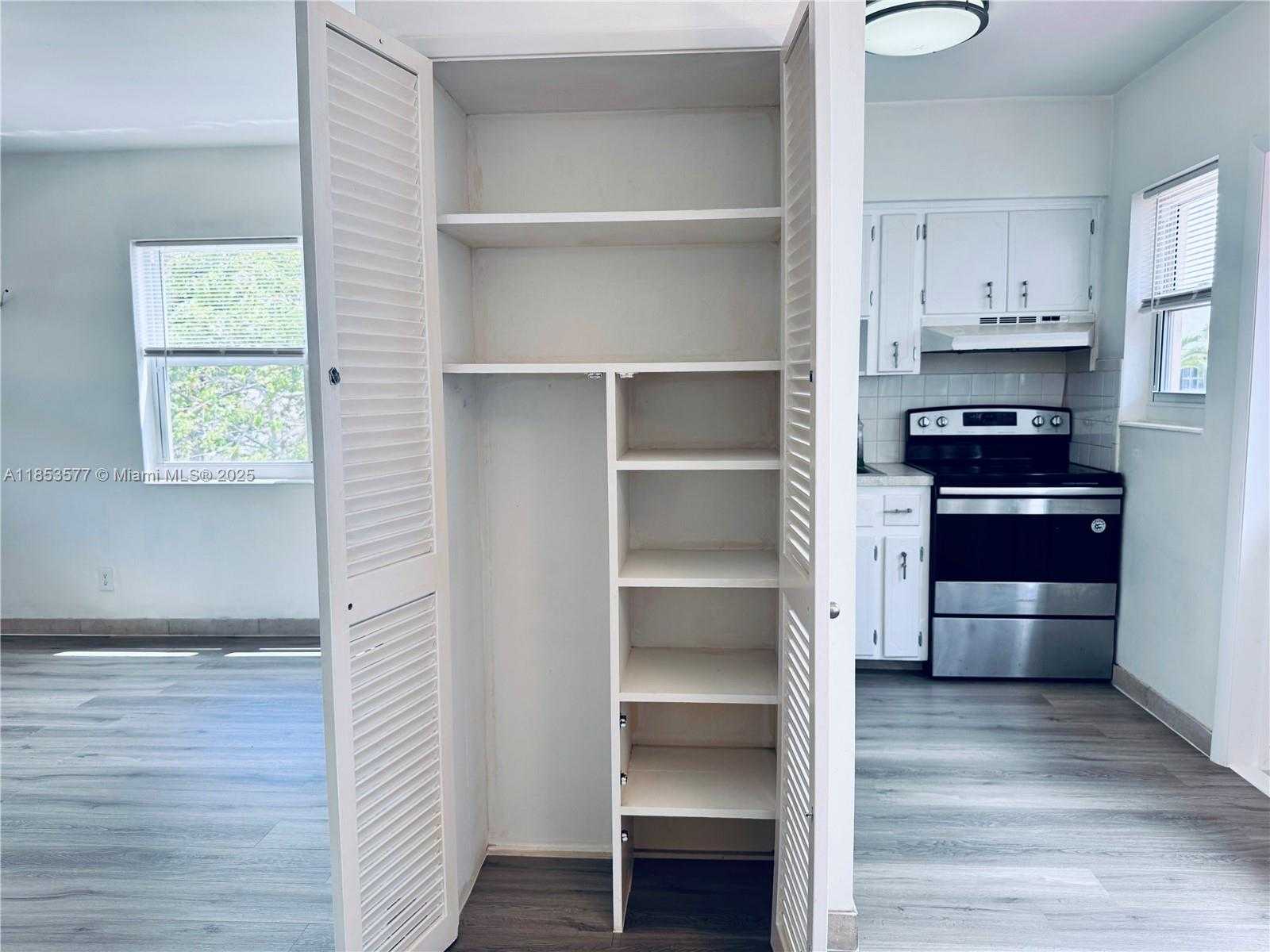 Small Image of 1845 JEFFERSON ST #7, Hollywood Number 8