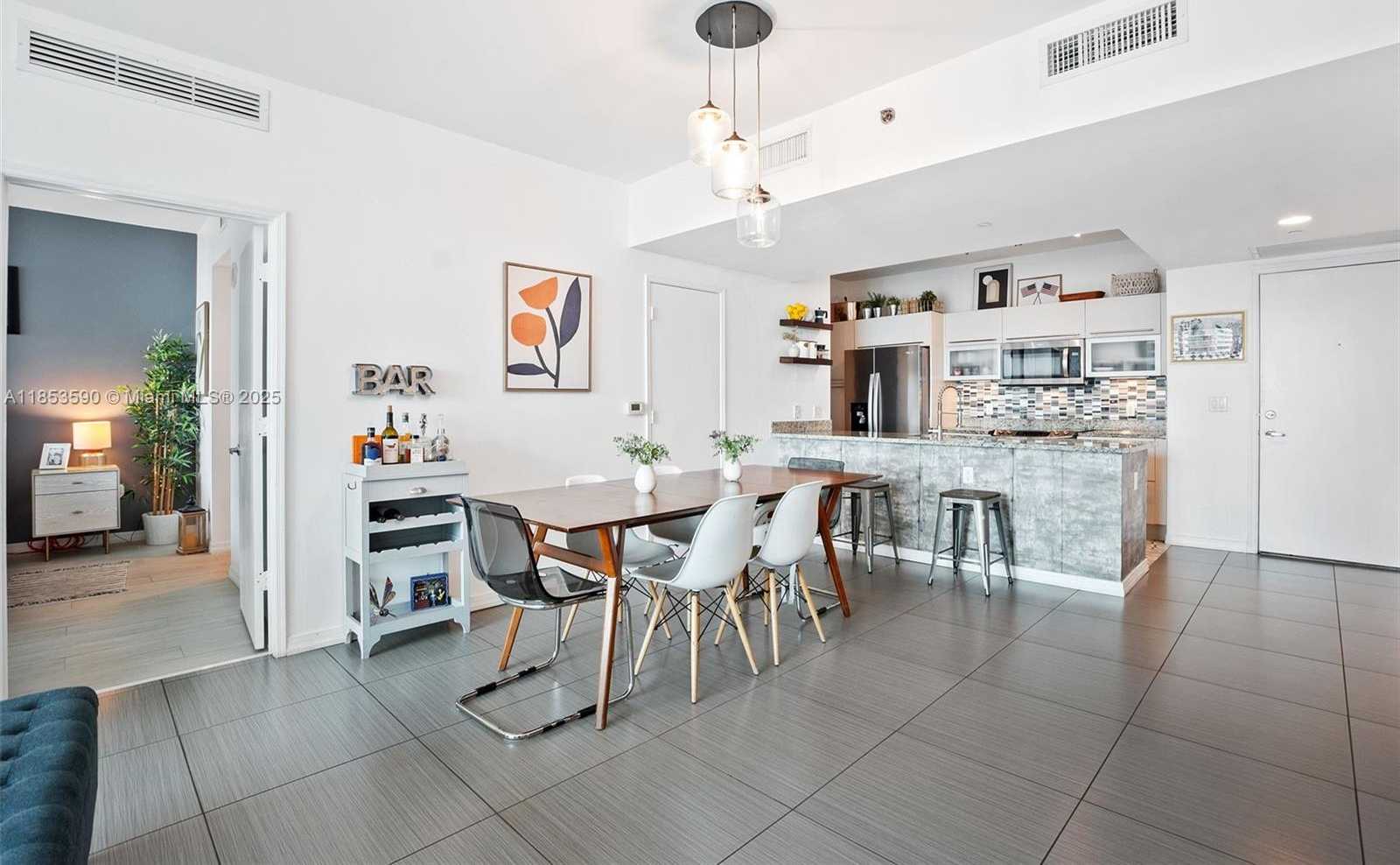 Small Image of 951 BRICKELL AVE #3207, Miami Number 10