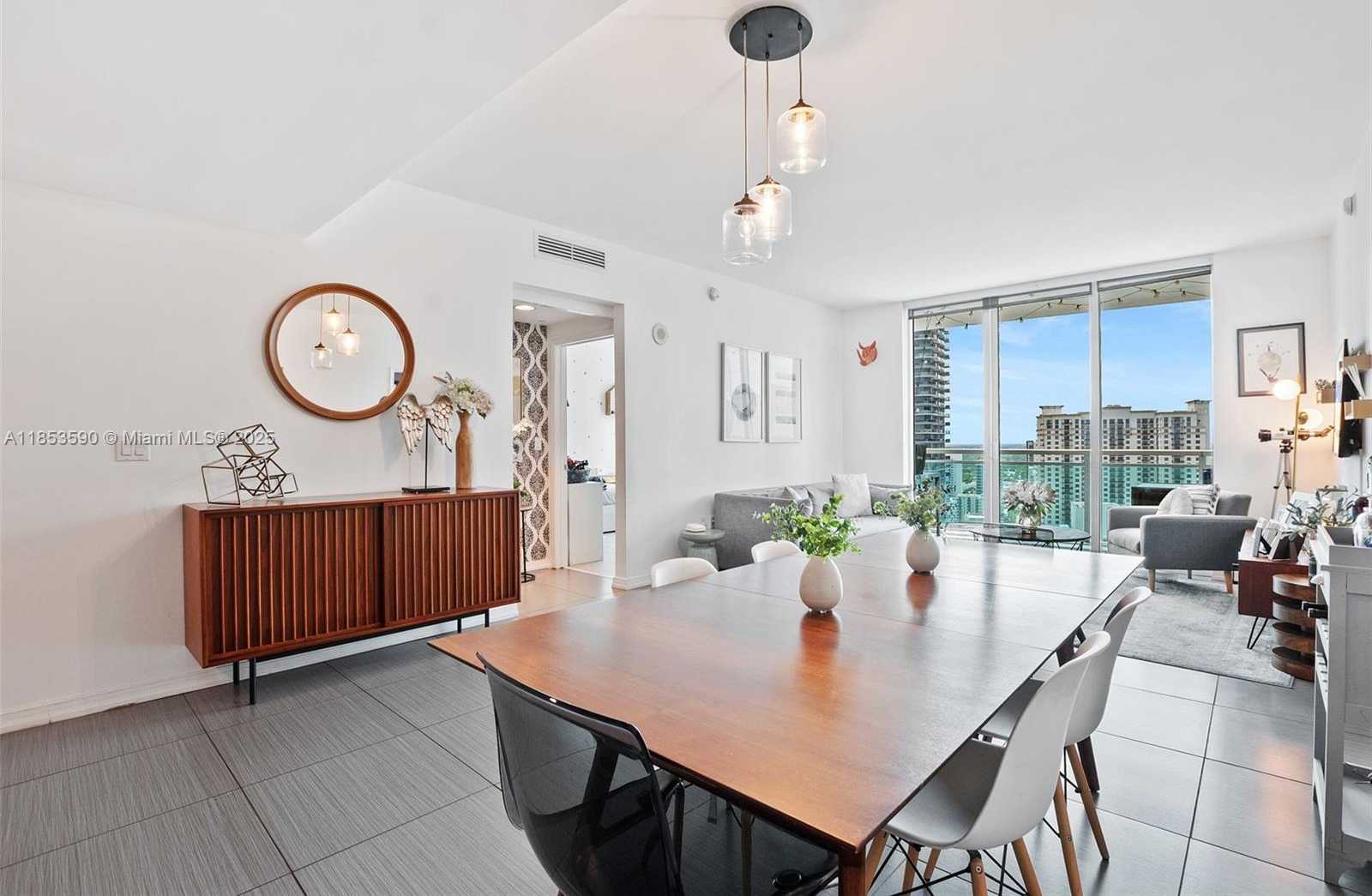 Small Image of 951 BRICKELL AVE #3207, Miami Number 11