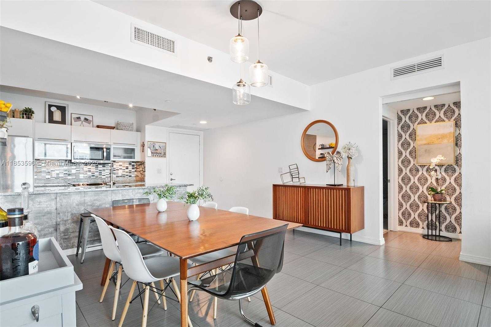 Small Image of 951 BRICKELL AVE #3207, Miami Number 12