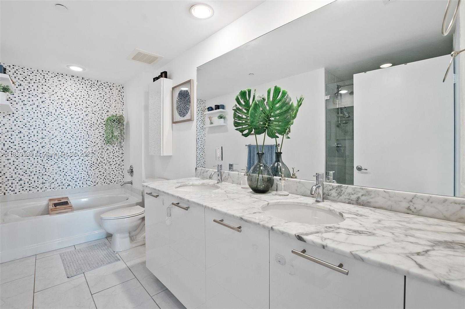Small Image of 951 BRICKELL AVE #3207, Miami Number 19