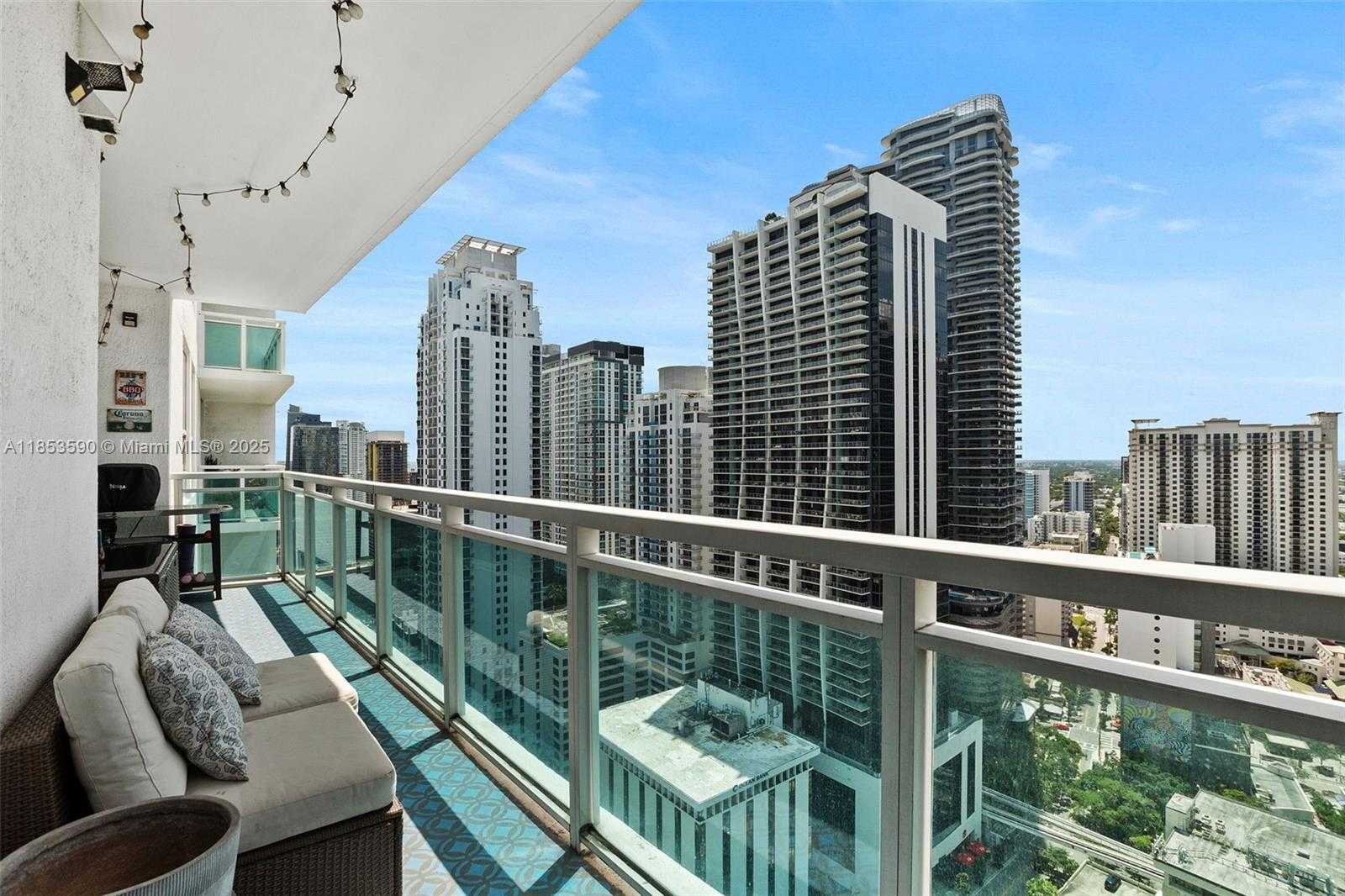 Small Image of 951 BRICKELL AVE #3207, Miami Number 22