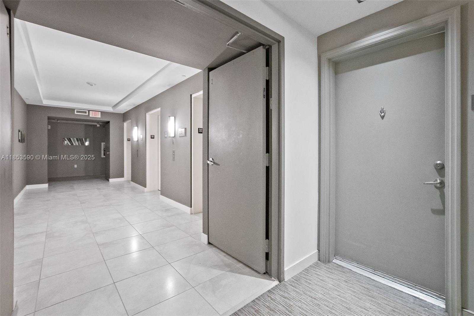 Small Image of 951 BRICKELL AVE #3207, Miami Number 4