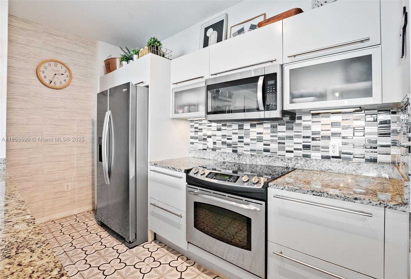 Small Image of 951 BRICKELL AVE #3207, Miami Number 6