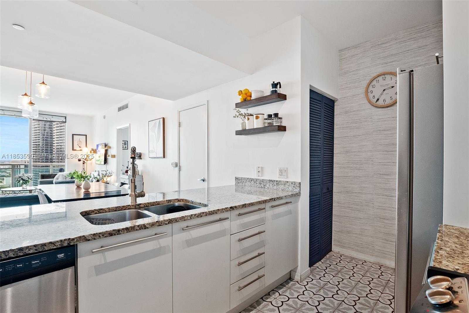 Small Image of 951 BRICKELL AVE #3207, Miami Number 8