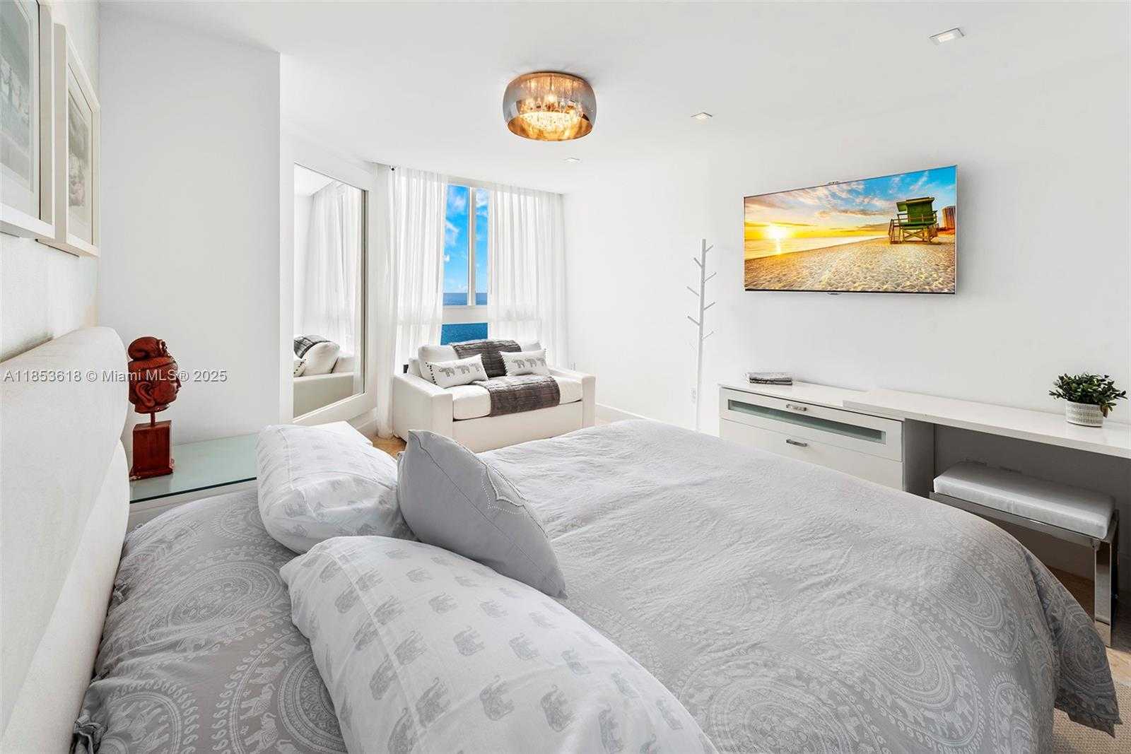 Small Image of 4779 COLLINS AVE #2403, Miami Beach Number 11