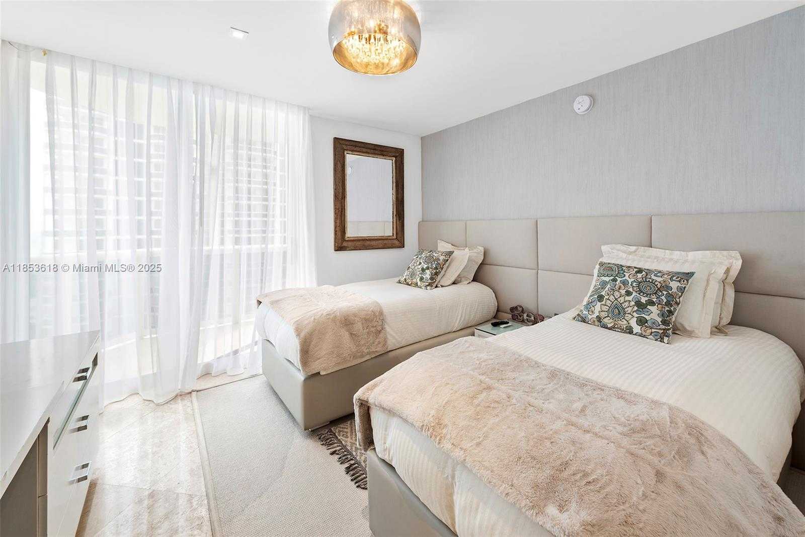 Small Image of 4779 COLLINS AVE #2403, Miami Beach Number 13