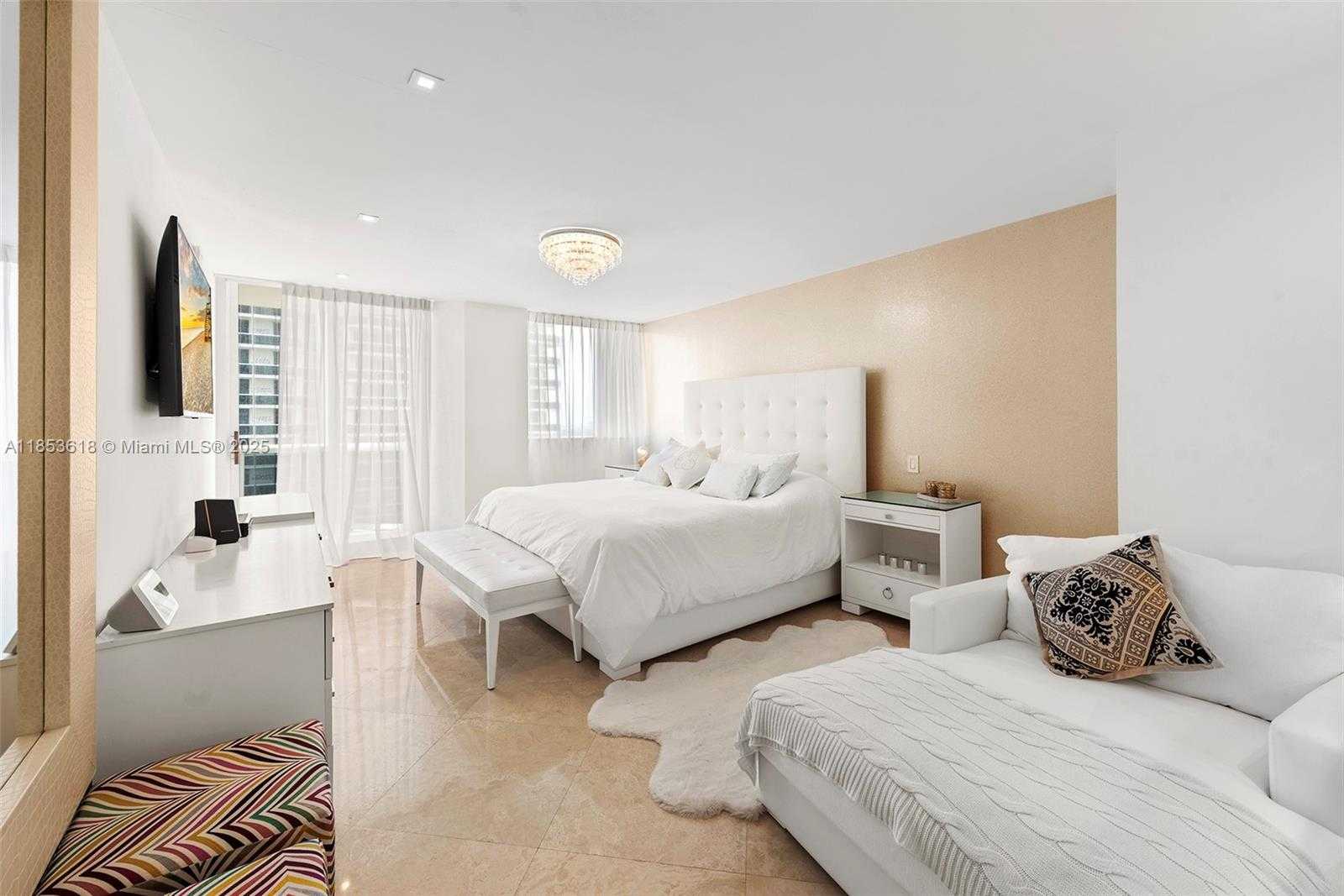Small Image of 4779 COLLINS AVE #2403, Miami Beach Number 15