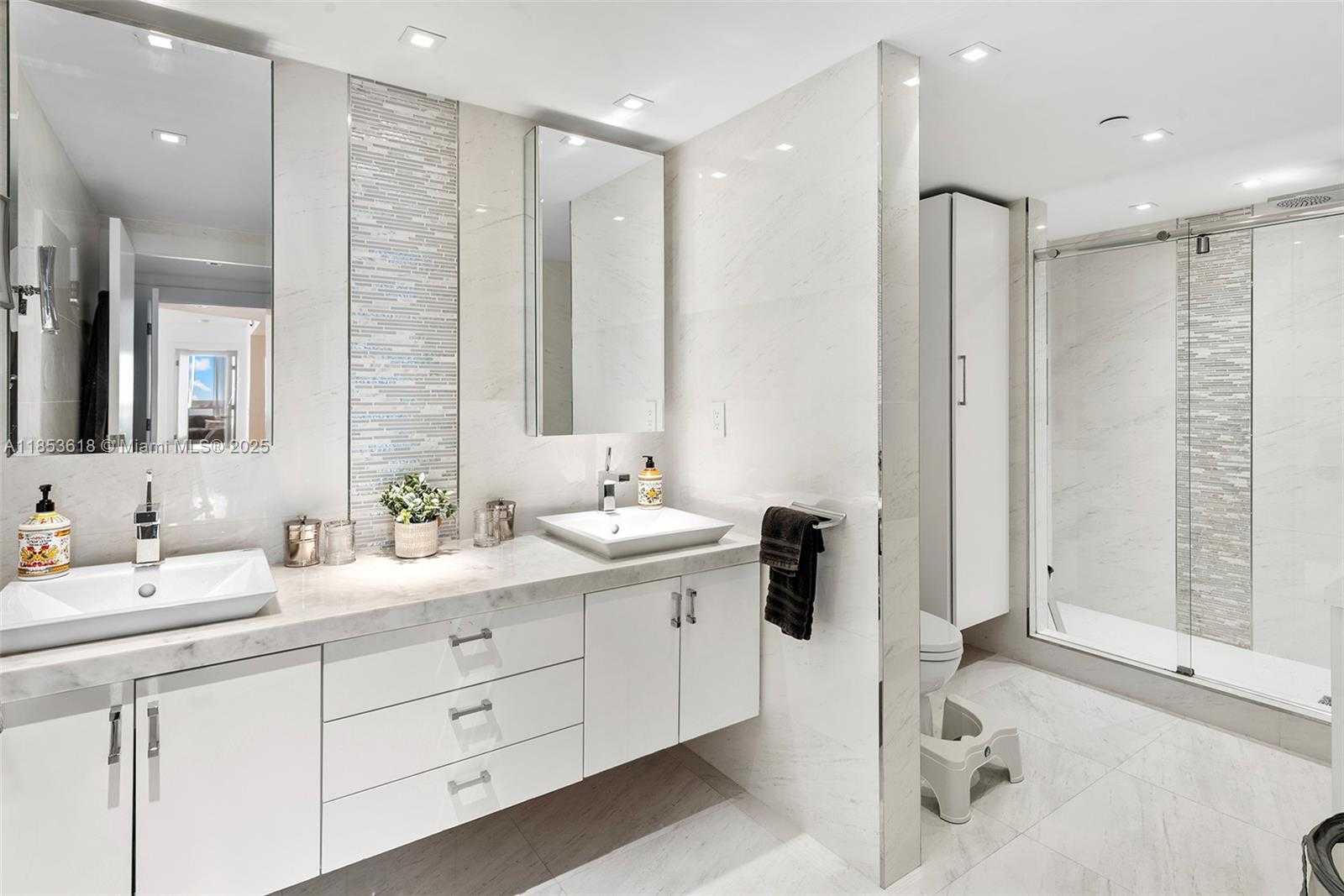 Small Image of 4779 COLLINS AVE #2403, Miami Beach Number 18