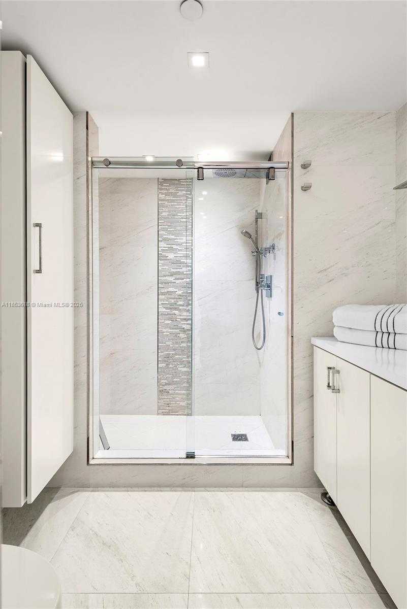 Small Image of 4779 COLLINS AVE #2403, Miami Beach Number 19