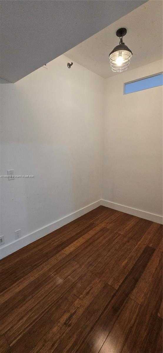 Imagen de Pequeño Objeto