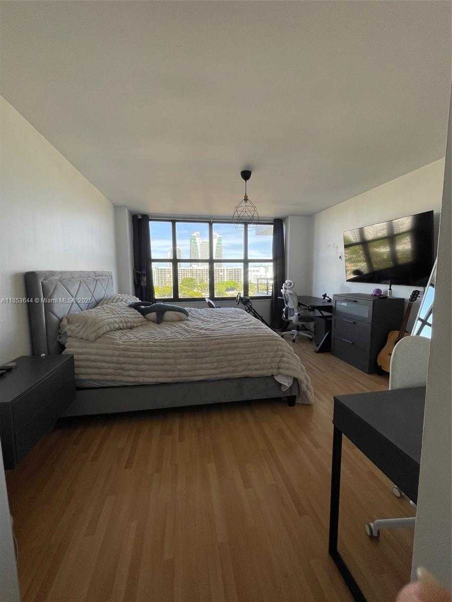 Small Image of Hallandale Beach Number 8