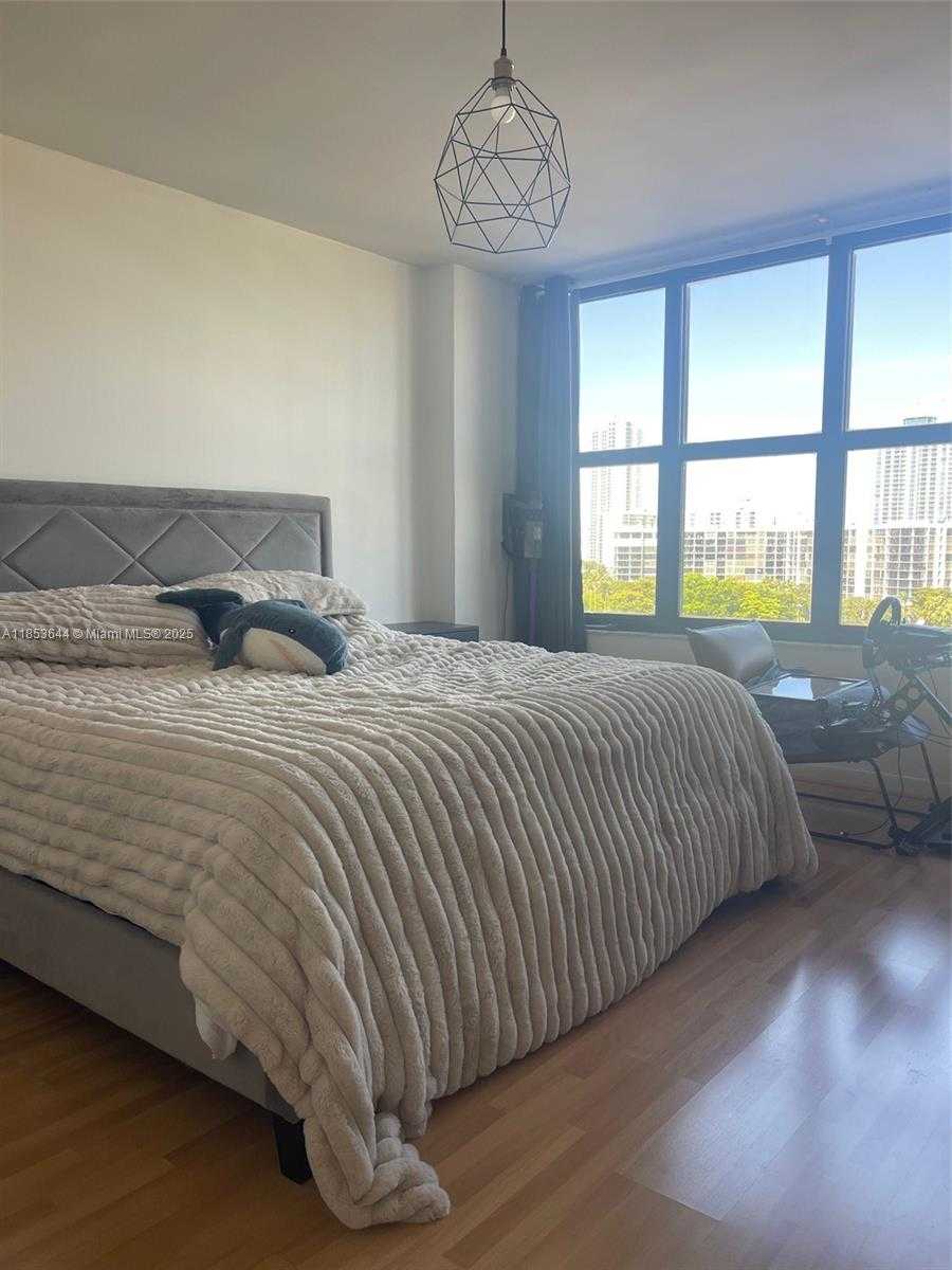 Small Image of Hallandale Beach Number 9