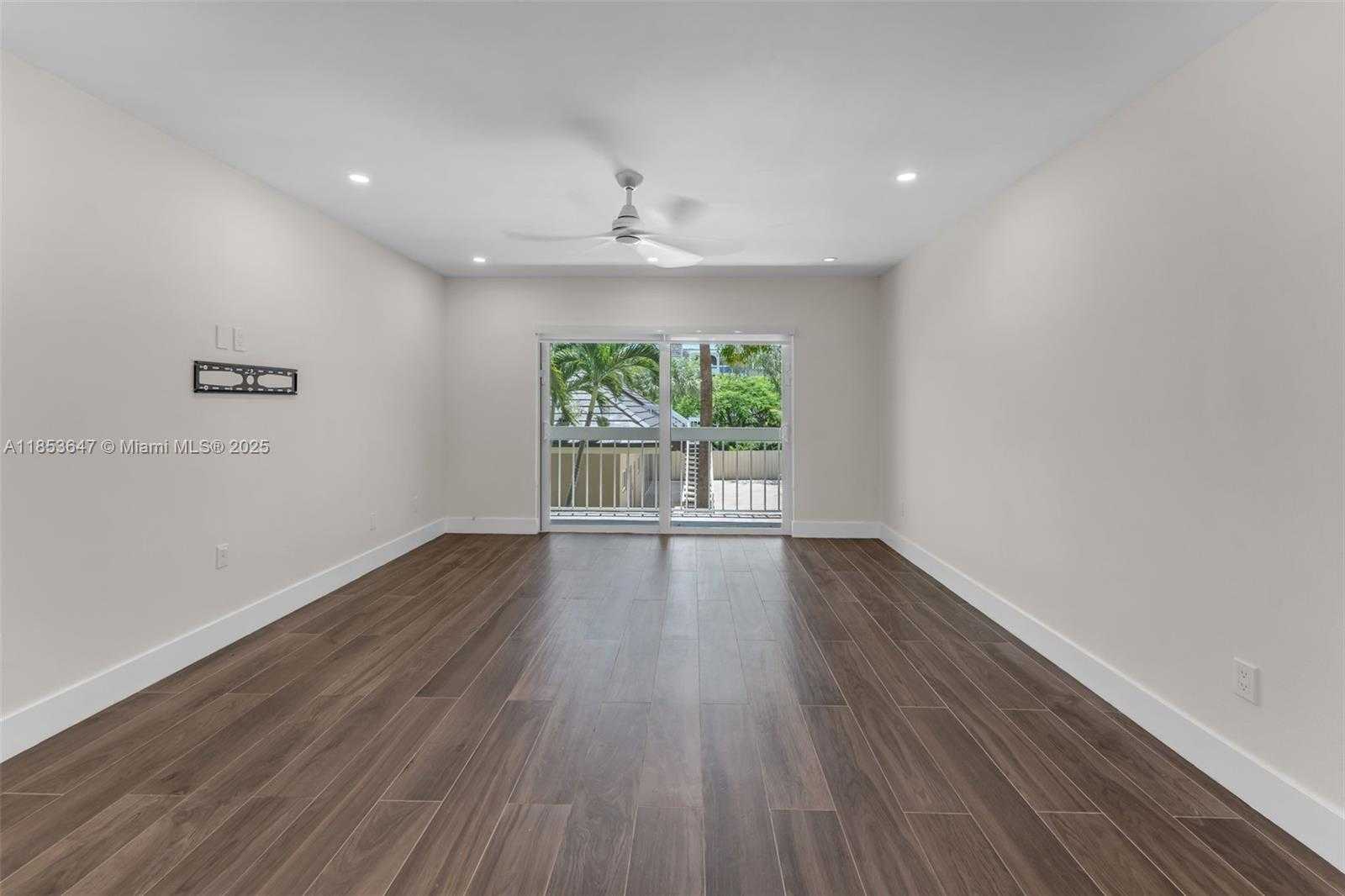 Small Image of 7707 CAMINO REAL #B205, Miami Number 8